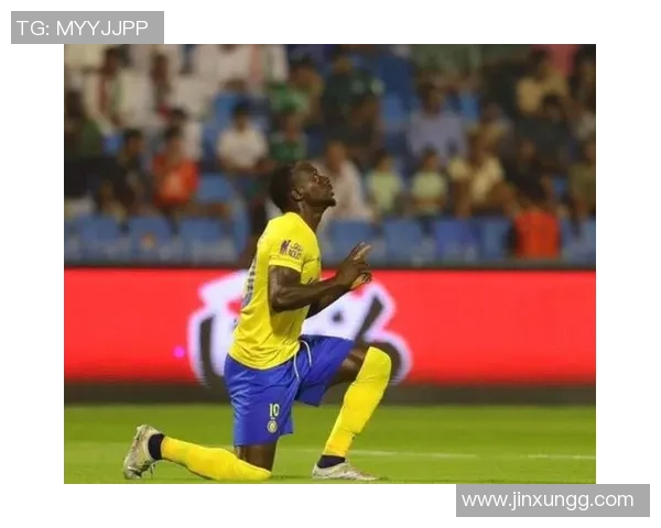 足球明星中谁的球技最为出众引发球迷热议与讨论