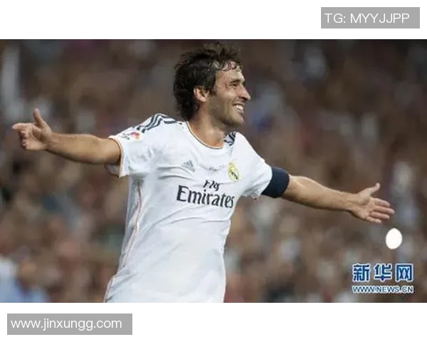 当今足坛璀璨明星盘点现存足球巨星及其成就一览